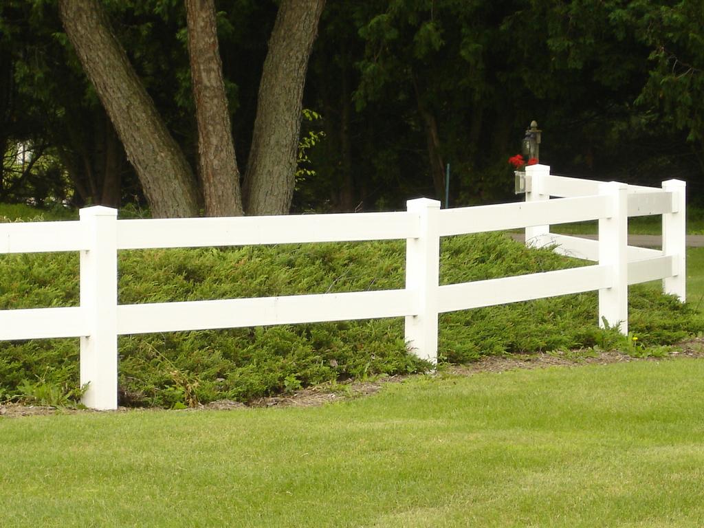 Badgerland Fencing Mount Horeb WI 53572 6084373333